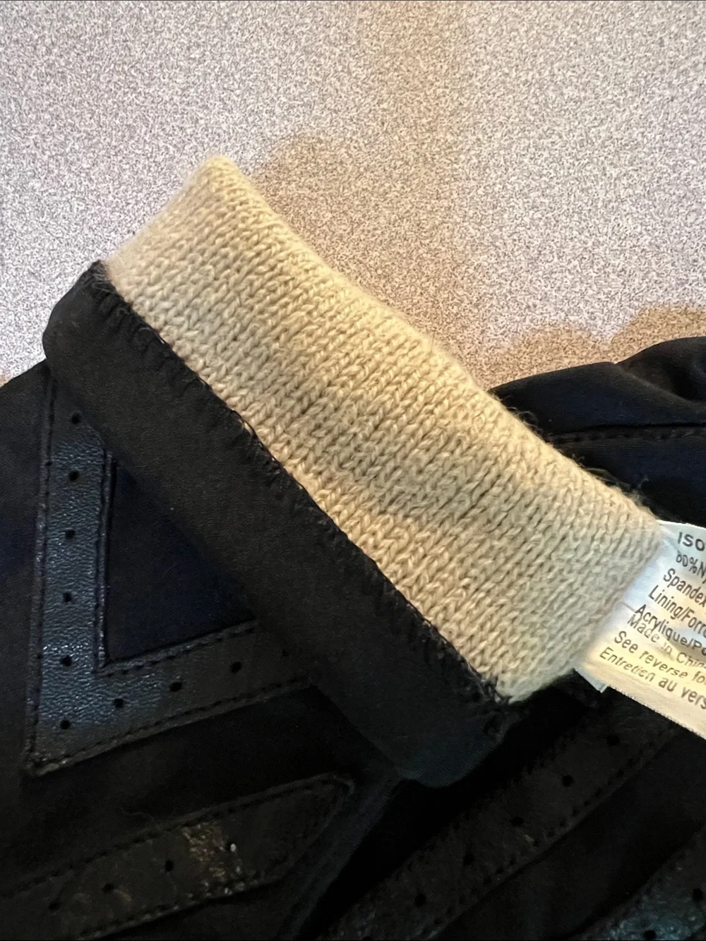 Aris Isotoner Women’s gloves